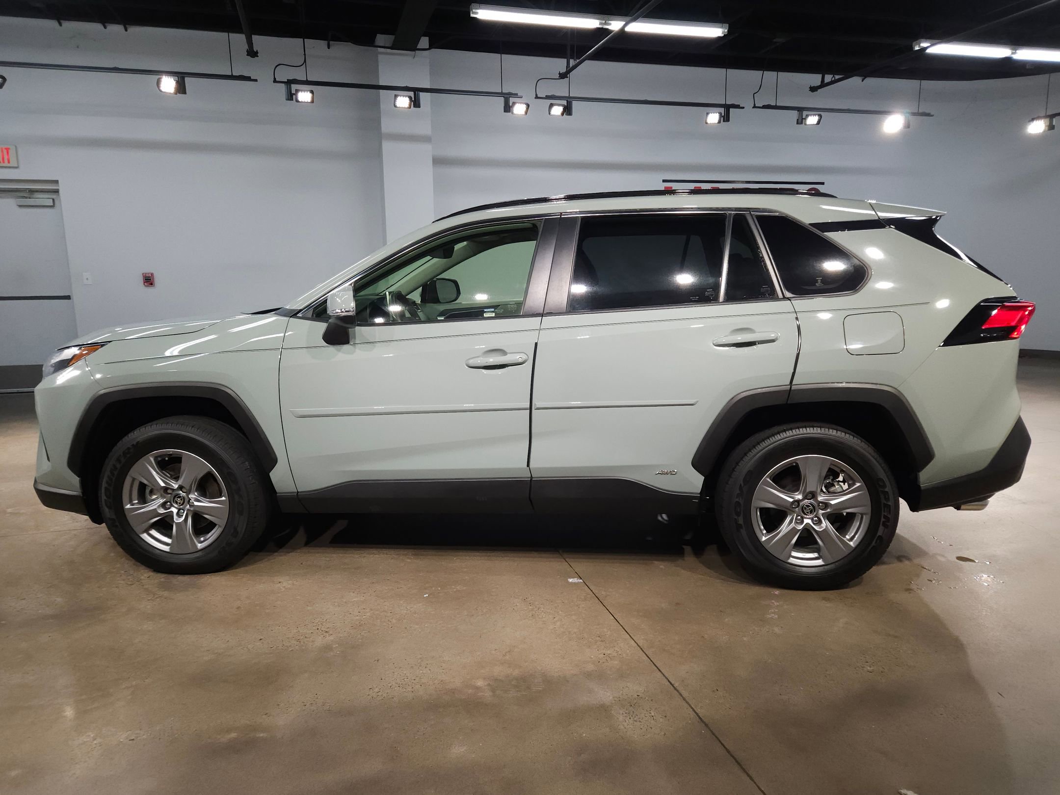 Used 2023 Toyota RAV4 XLE image 4