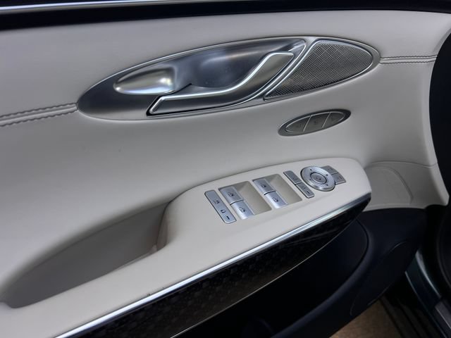 Used 2022 Genesis GV70 3.5T Sport w/ Sport Prestige Package AWD/4WD image 11
