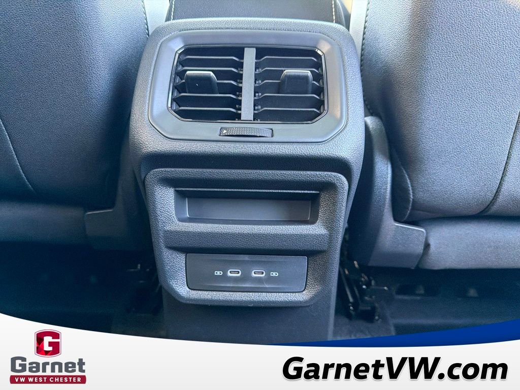 New 2026 Volkswagen Taos SE image 32