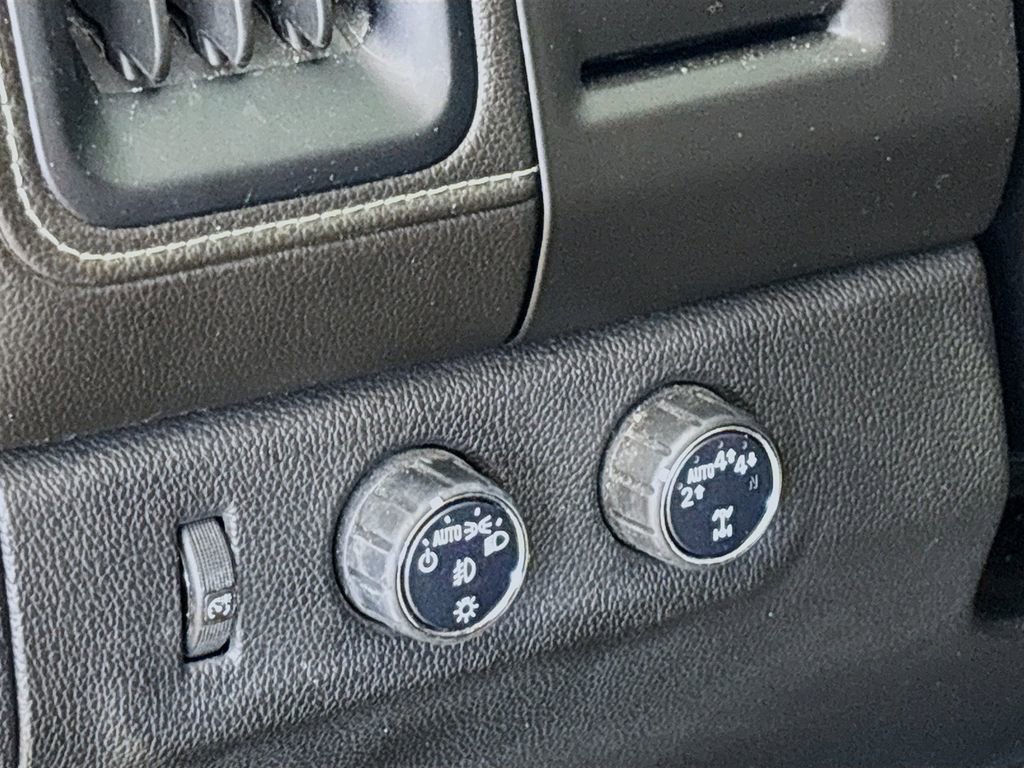 Used 2018 GMC Canyon Denali image 10