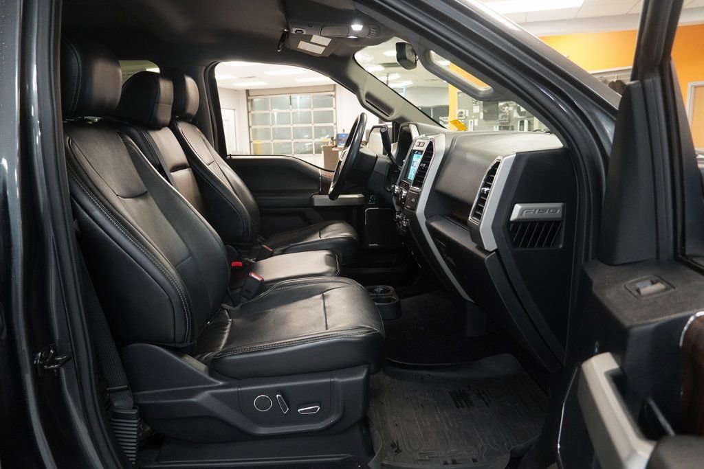 Used 2017 Ford F150 Lariat image 32