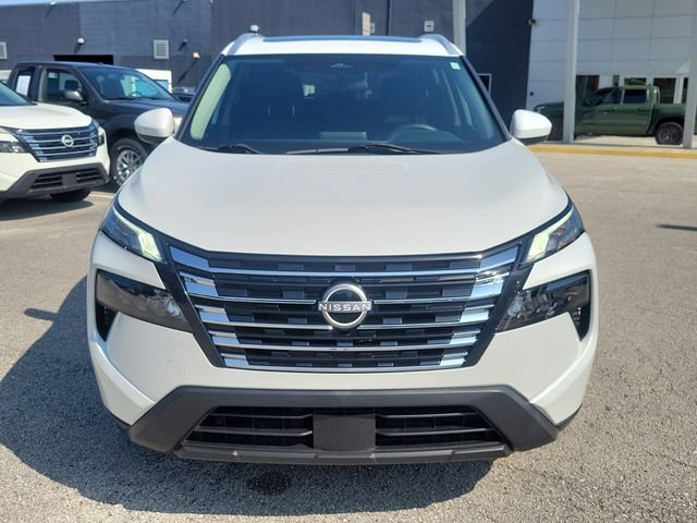 Certified 2024 Nissan Rogue SV w/ SV Premium Package FWD image 6