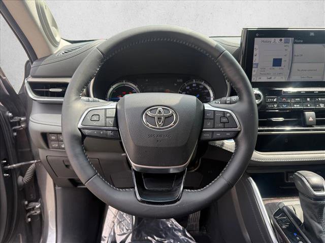 Used 2021 Toyota Highlander Limited FWD image 19