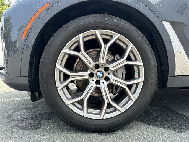 Used 2022 BMW X7 xDrive40i w/ Premium Package image 11
