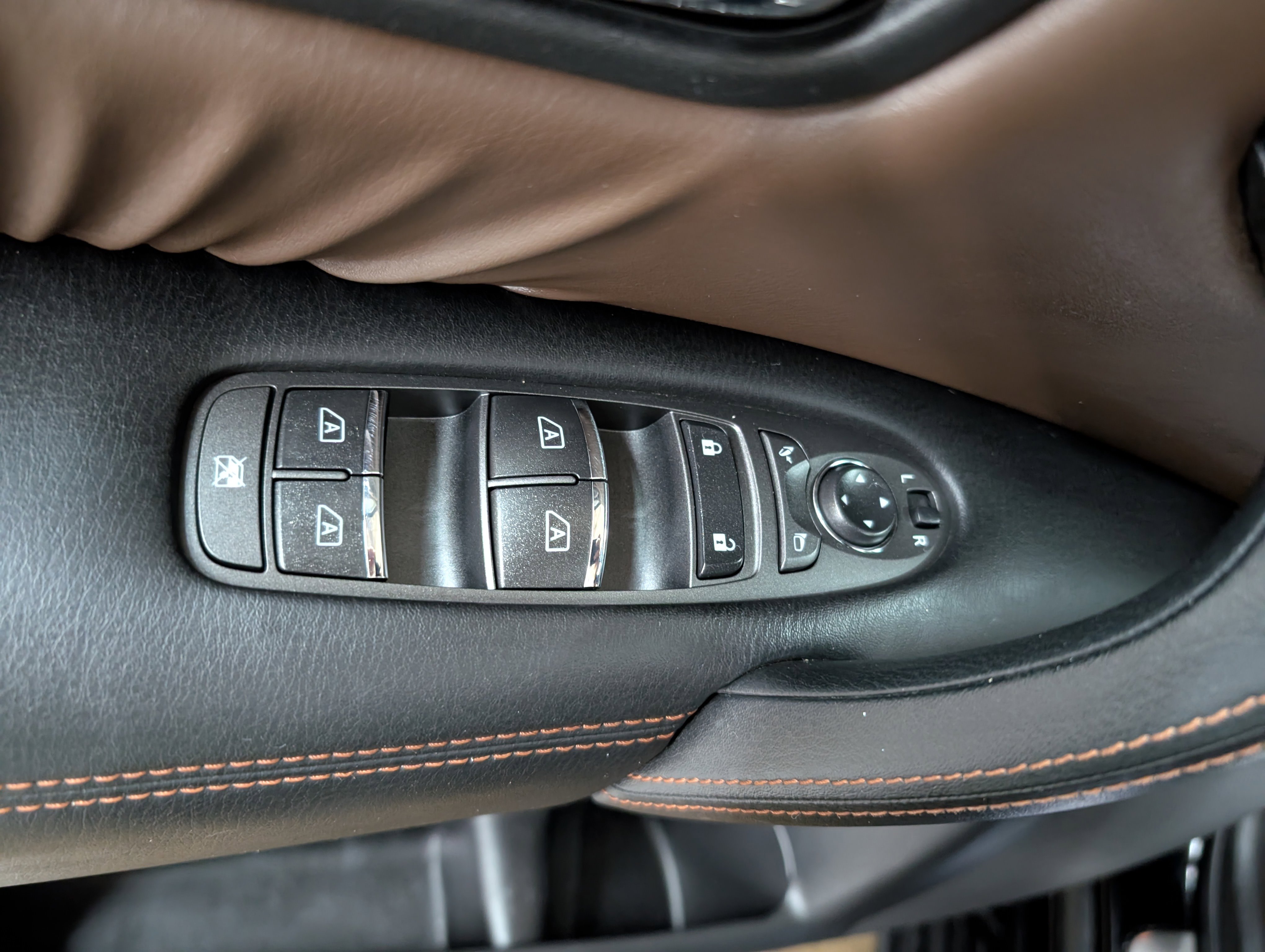 Used 2020 Nissan Armada Platinum image 17