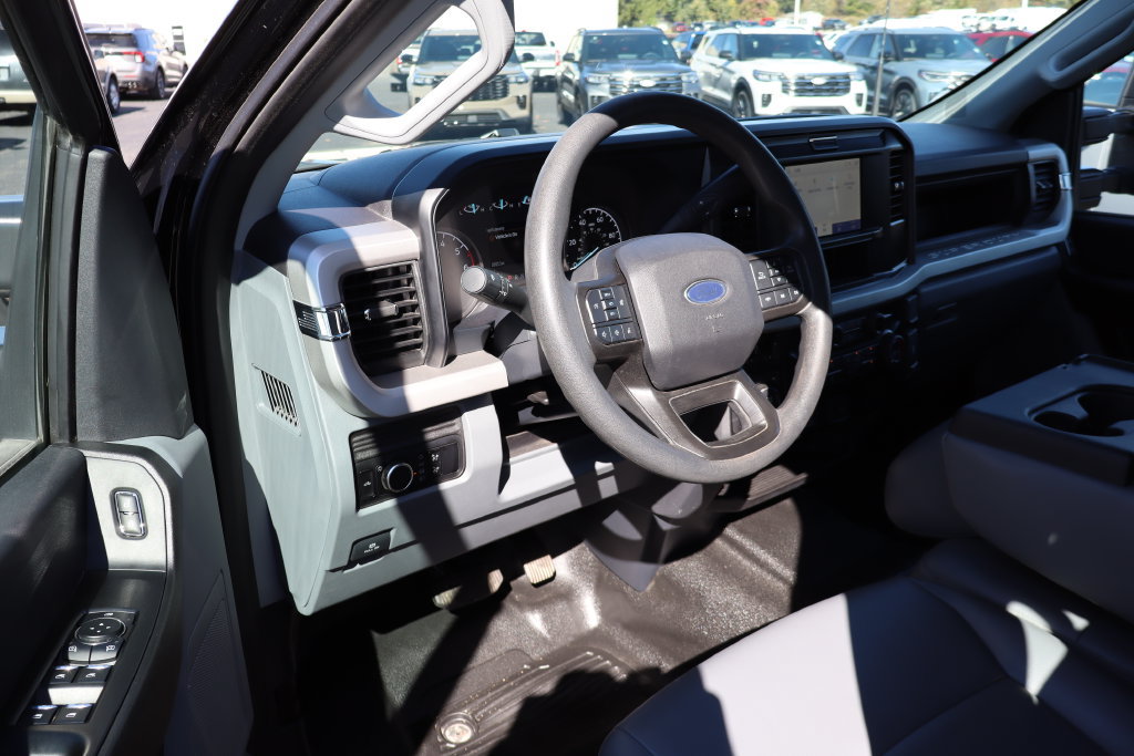 Used 2026 Ford F250 XL AWD/4WD image 4