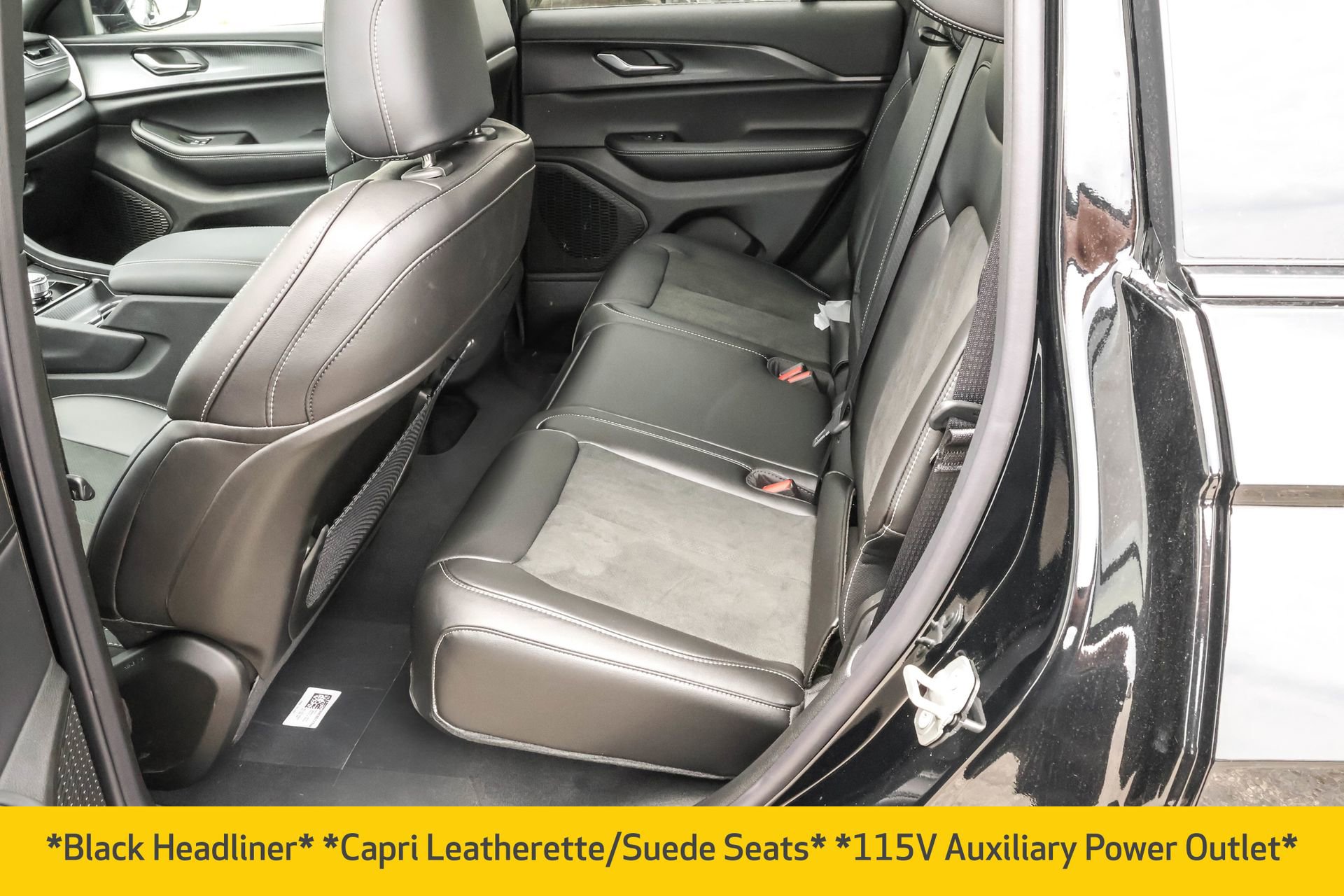 New 2025 Jeep Grand Cherokee Altitude image 14