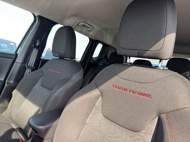Used 2022 Jeep Renegade Trailhawk w/ Trailer Tow Group AWD/4WD image 27