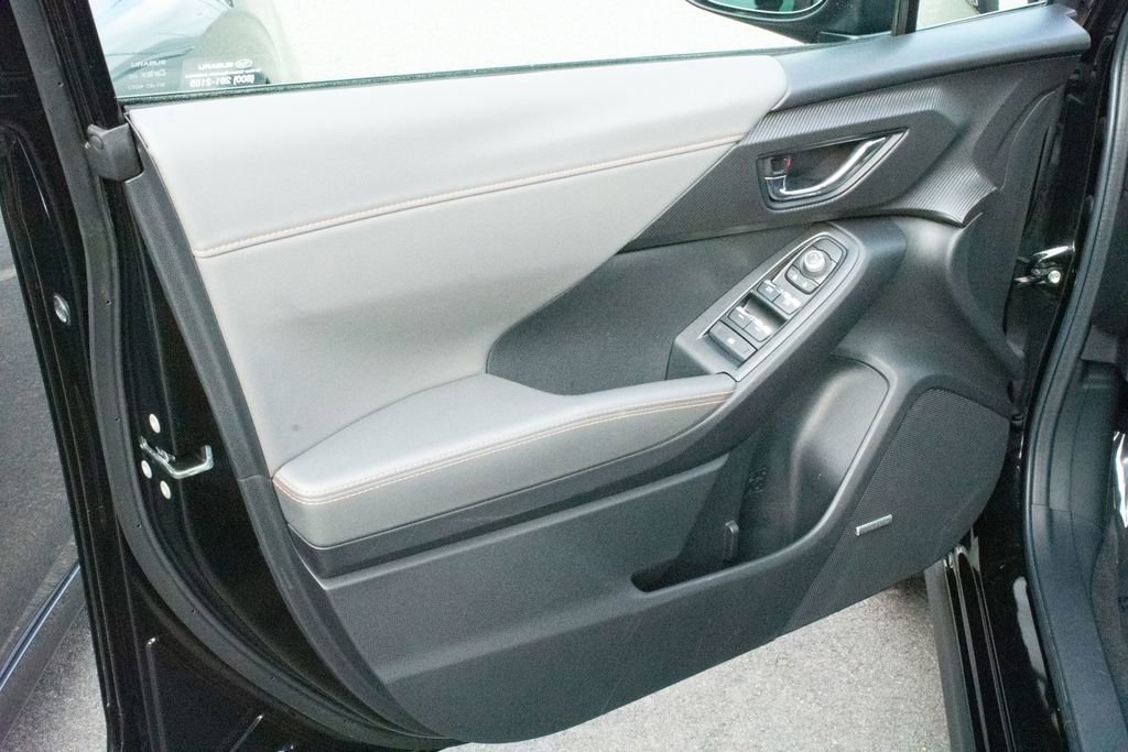 Certified 2025 Subaru Crosstrek 2.5i Limited w/ Crosstrek Mirror Package image 11