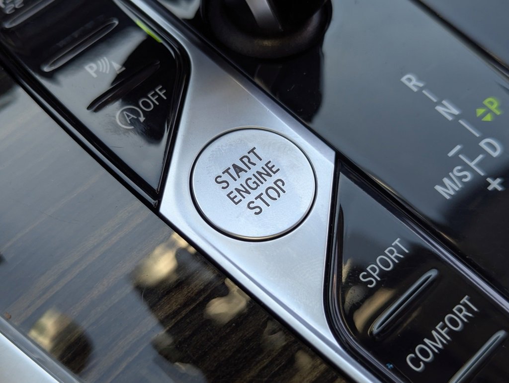 Used 2020 BMW X7 xDrive40i w/ Cold Weather Package image 15