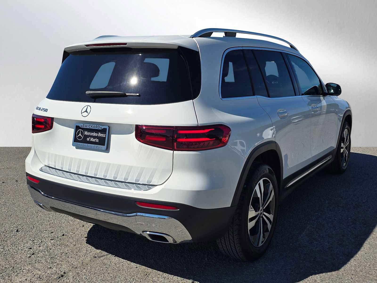 Used 2026 Mercedes-Benz GLB 250 image 3