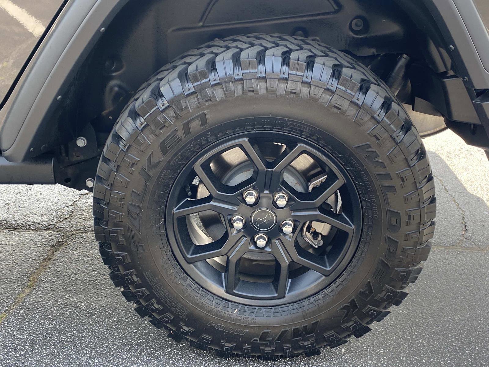 Used 2025 Jeep Wrangler Willys AWD/4WD image 14