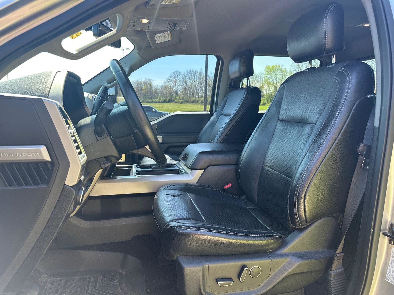 Used 2017 Ford F250 Lariat image 4