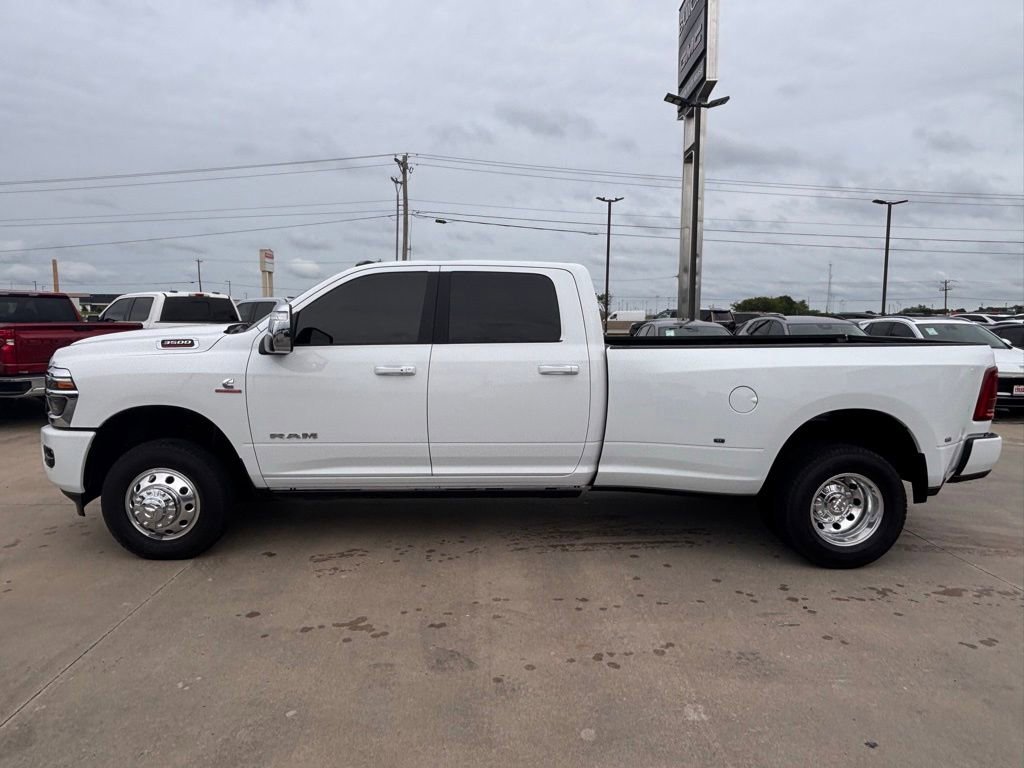 Used 2026 RAM 3500 Laramie AWD/4WD image 2