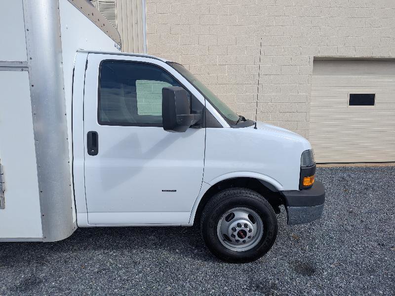 Used 2022 GMC Savana 3500 w/ Power Convenience Package image 18