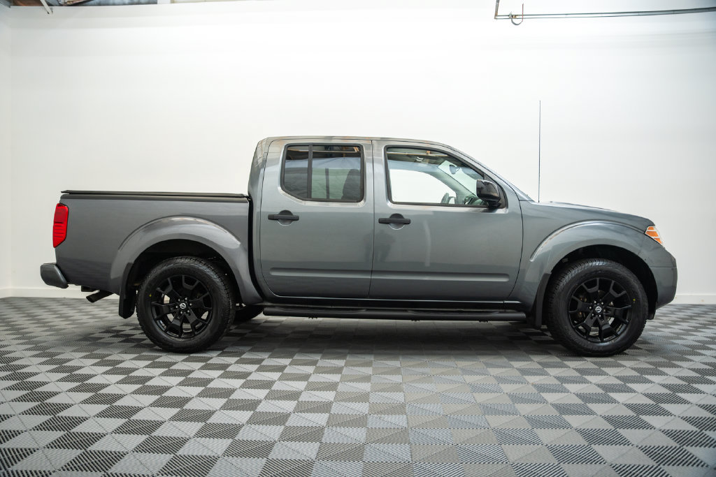 Used 2020 Nissan Frontier SV w/ Midnight Edition Floor Mats AWD/4WD image 4