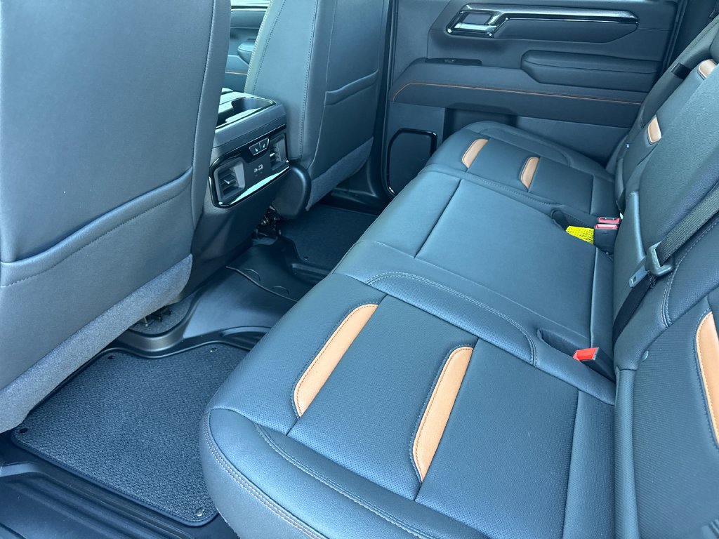 New 2026 GMC Sierra 2500 AT4 w/ AT4 Premium Plus Package AWD/4WD image 12