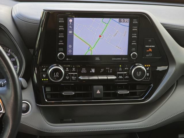 Used 2020 Toyota Highlander Limited image 29