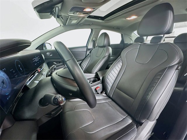 Used 2023 Hyundai Elantra Limited w/ Cargo Package image 17