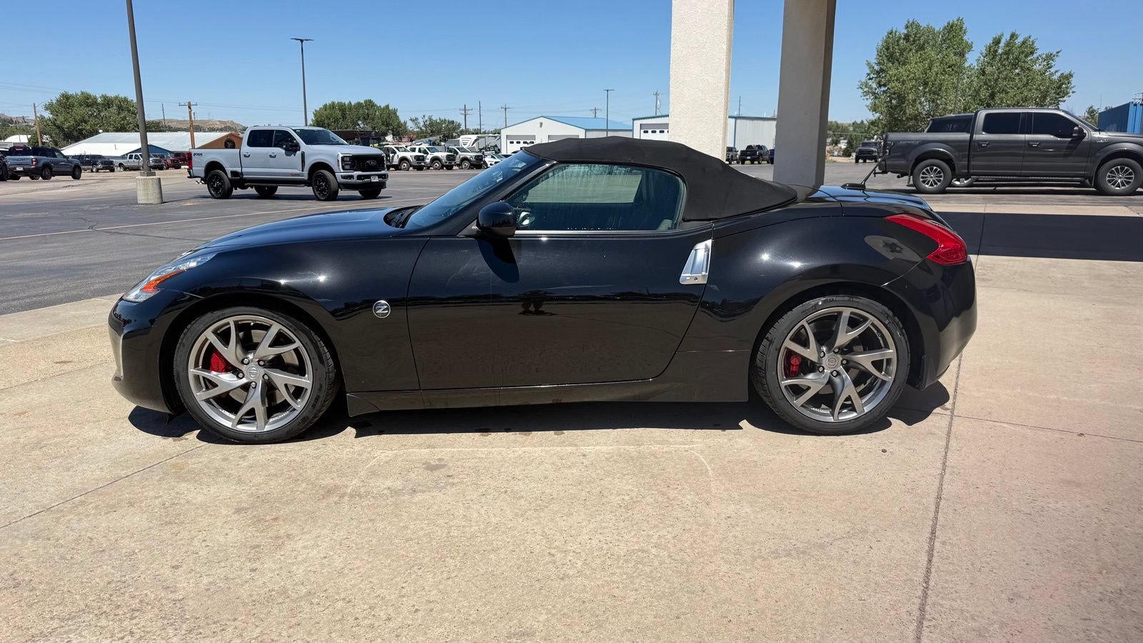 Used 2014 Nissan 370Z Touring w/ Sport Package RWD image 6