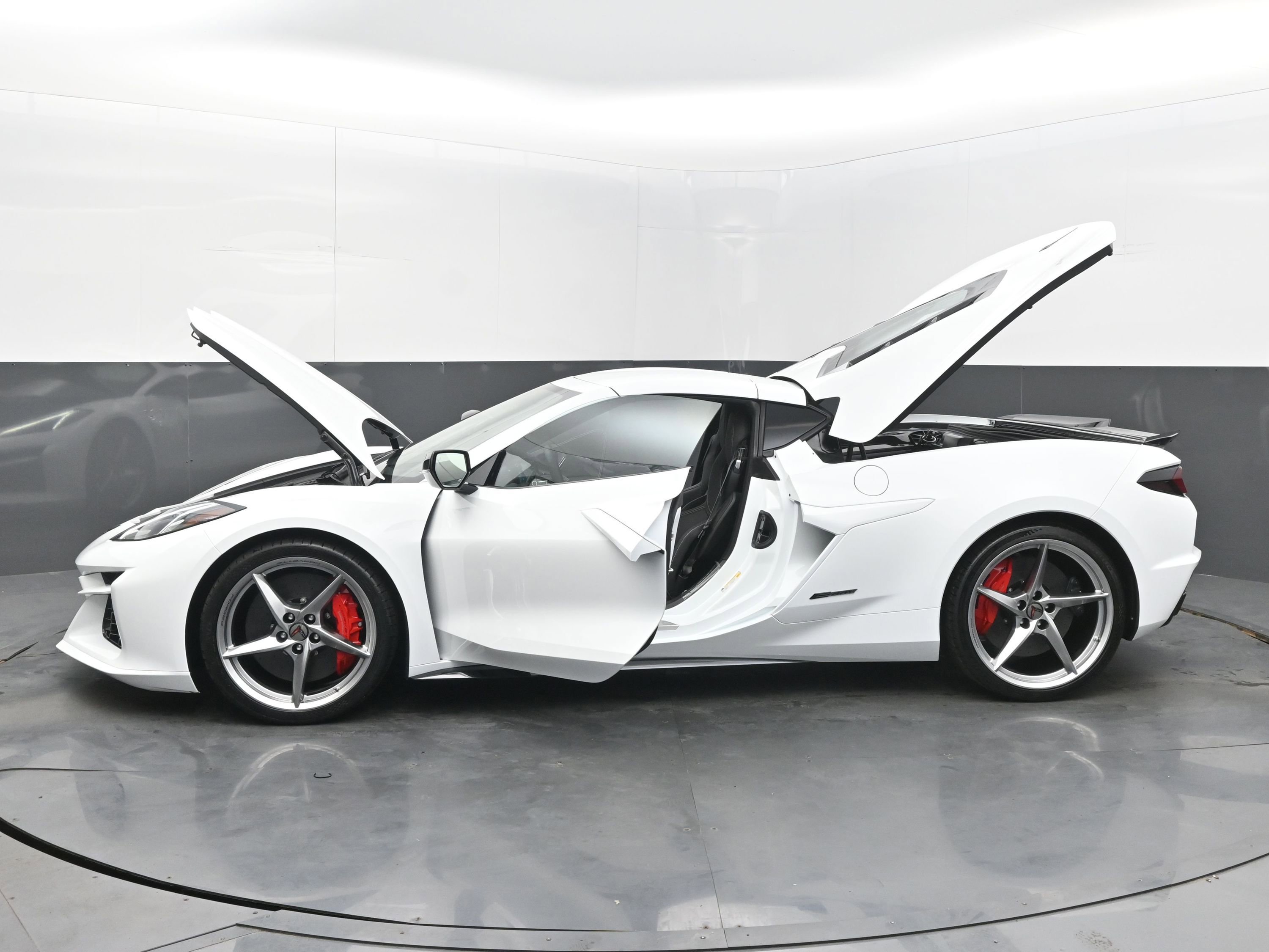 New 2025 Chevrolet Corvette E-Ray image 39