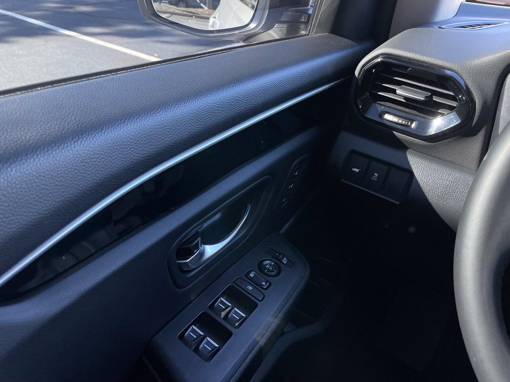Certified 2025 Honda Pilot Touring image 22
