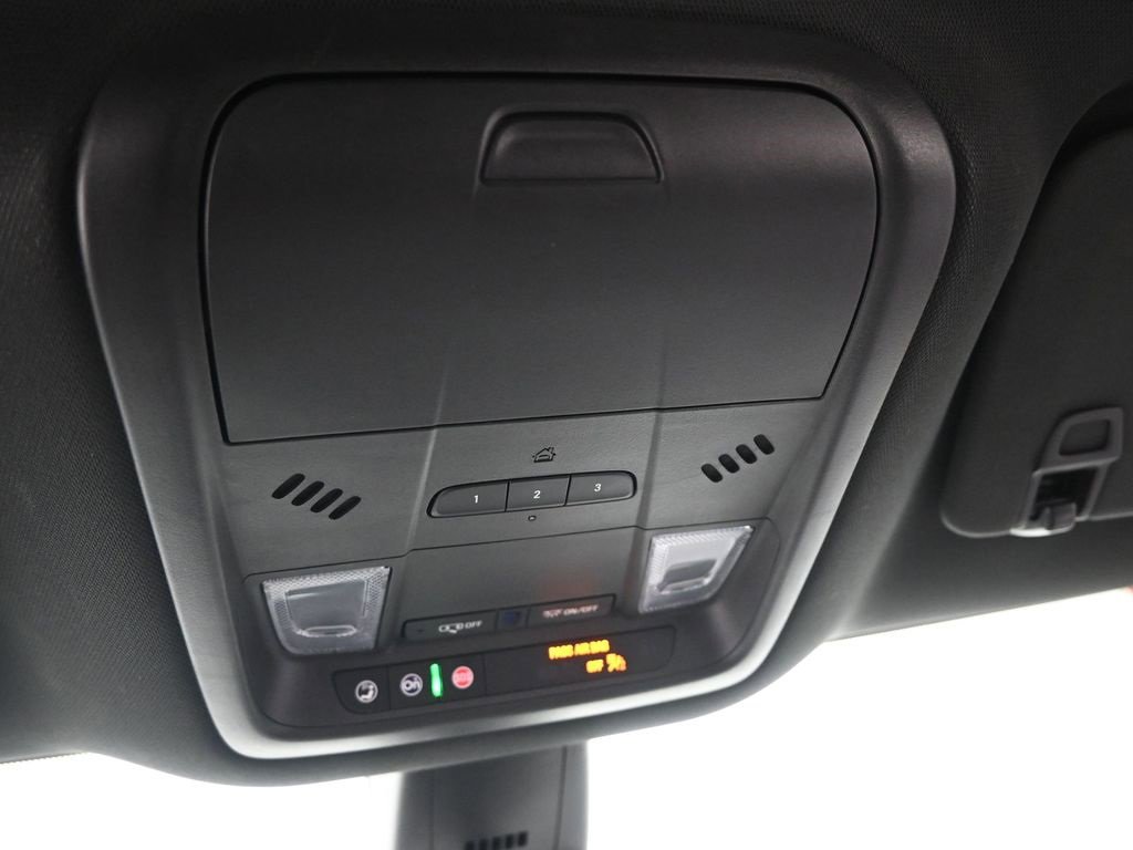 Used 2024 Buick Enclave Premium image 44