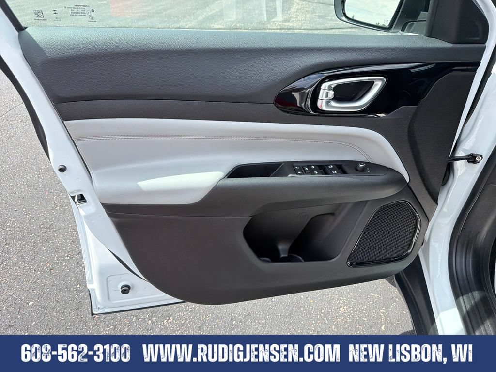 Used 2025 Jeep Compass Limited AWD/4WD image 10