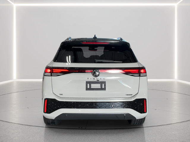 New 2026 Volkswagen Tiguan SE R-Line AWD/4WD image 4