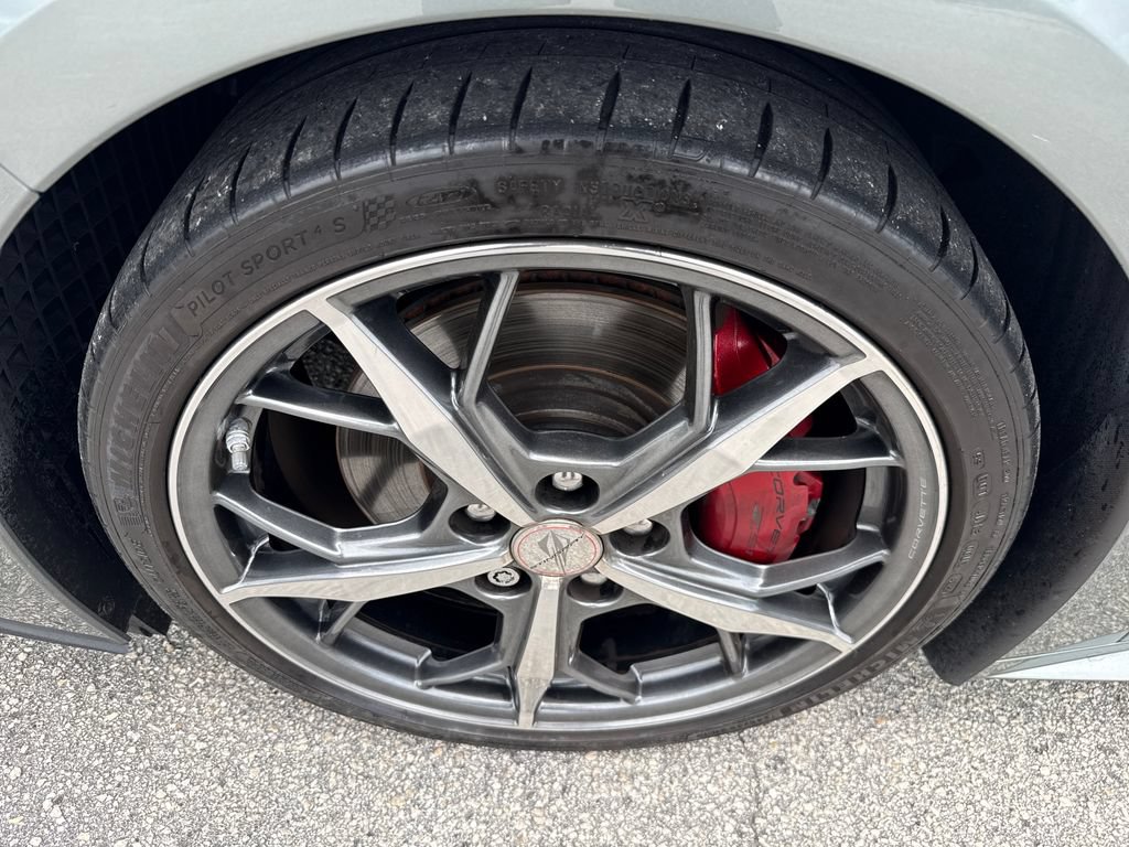 Used 2022 Chevrolet Corvette Stingray Premium Conv w/ Z51 Performance Package RWD image 13
