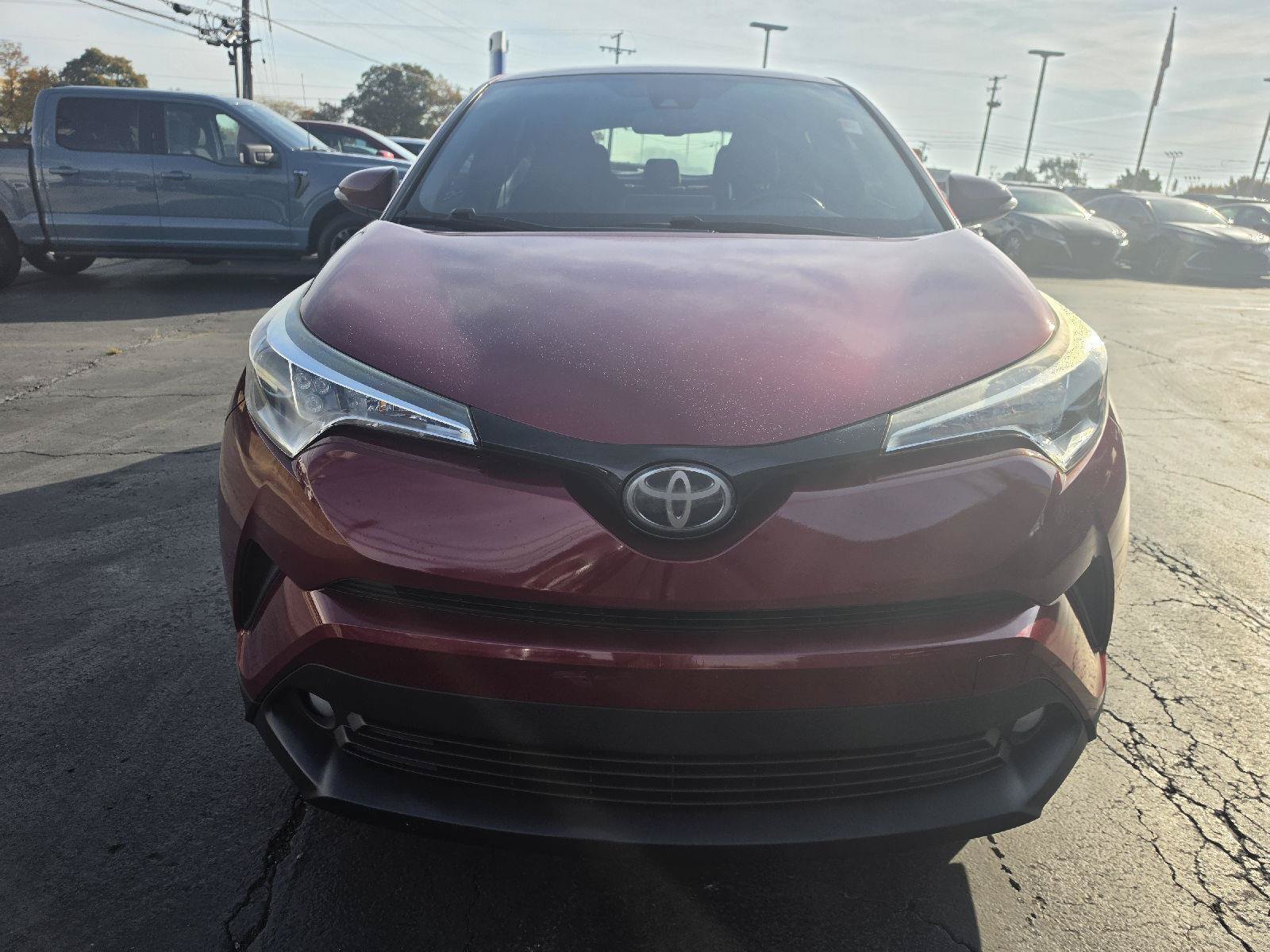 Used 2018 Toyota C-HR XLE FWD image 5