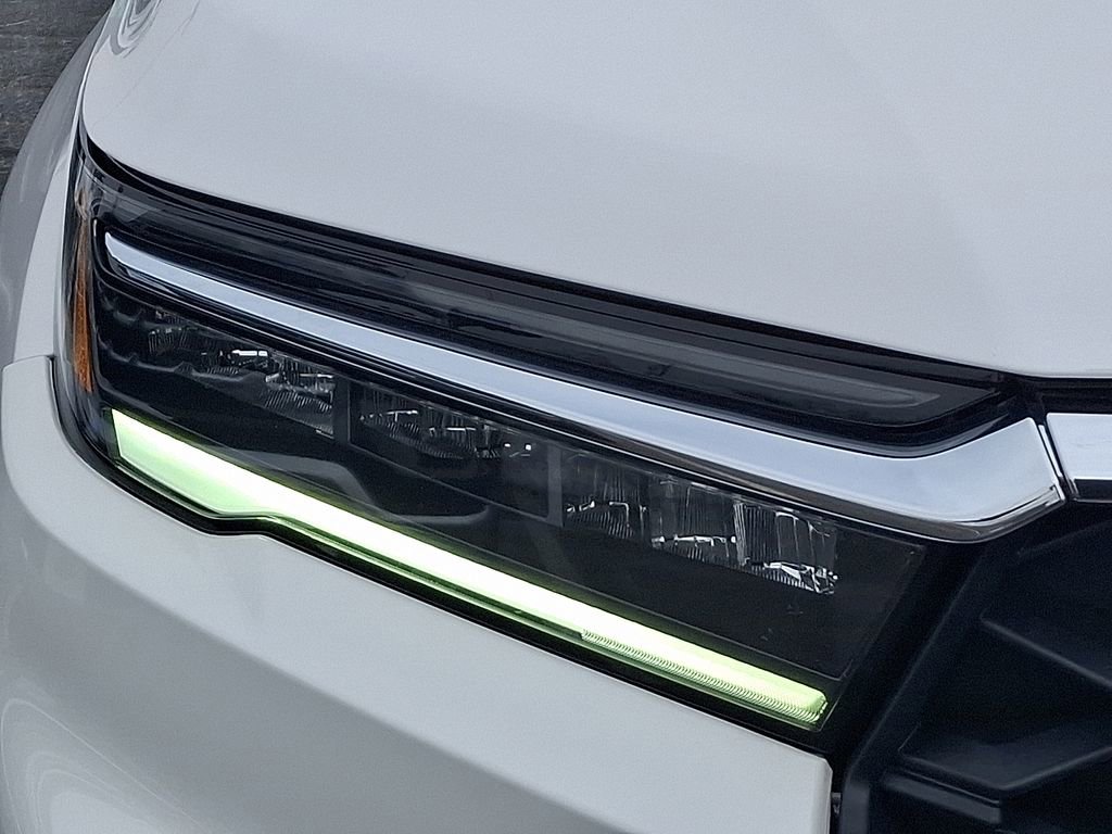 Used 2023 Honda Pilot LX image 9