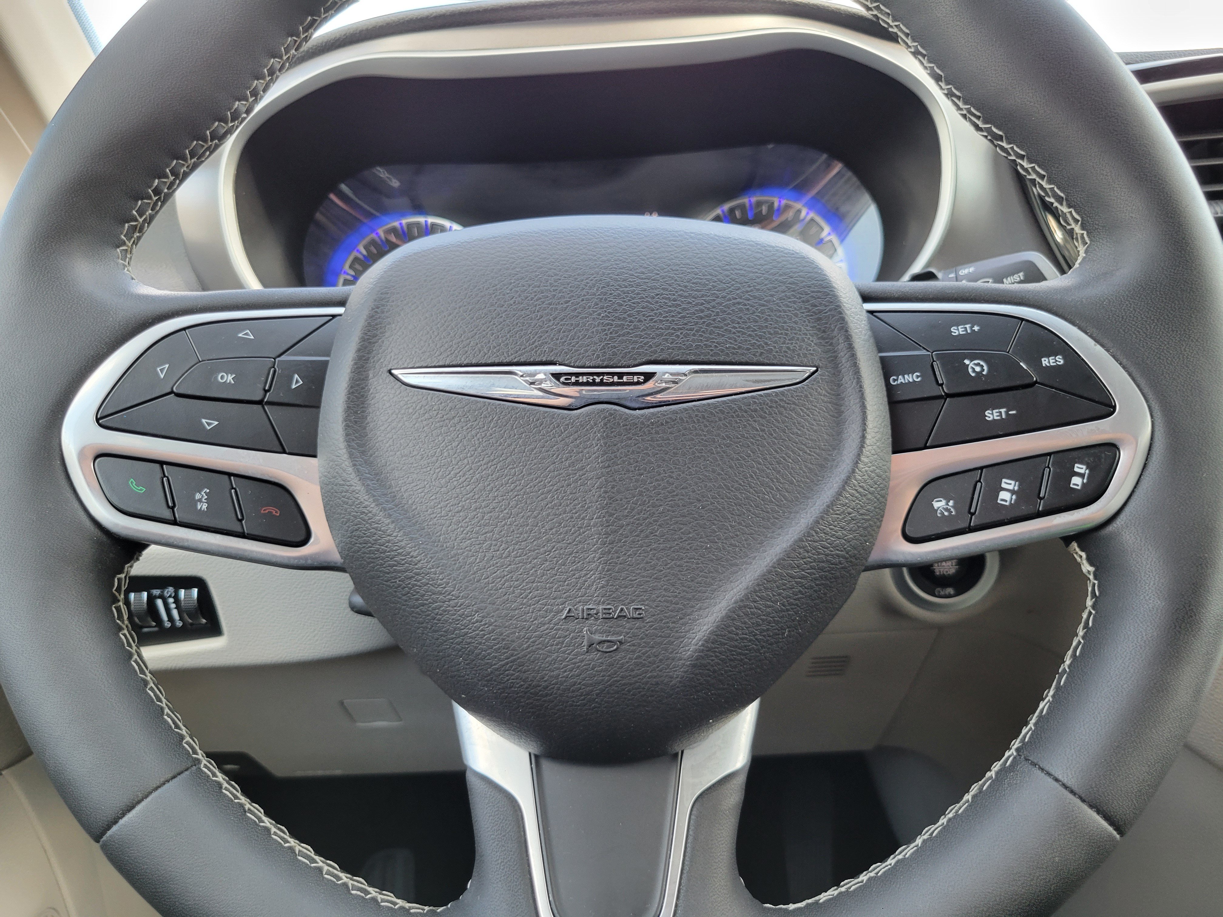 Used 2024 Chrysler Pacifica Touring-L w/ Road Tripper Package FWD image 9