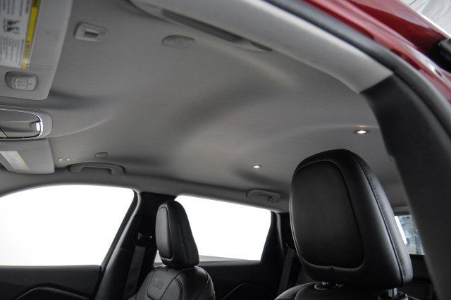 Used 2019 Jeep Cherokee Limited image 26