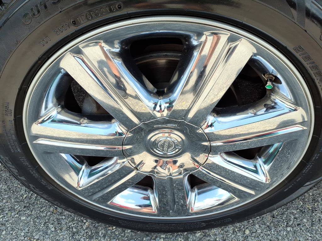 Used 2010 Chrysler Sebring Limited FWD image 11