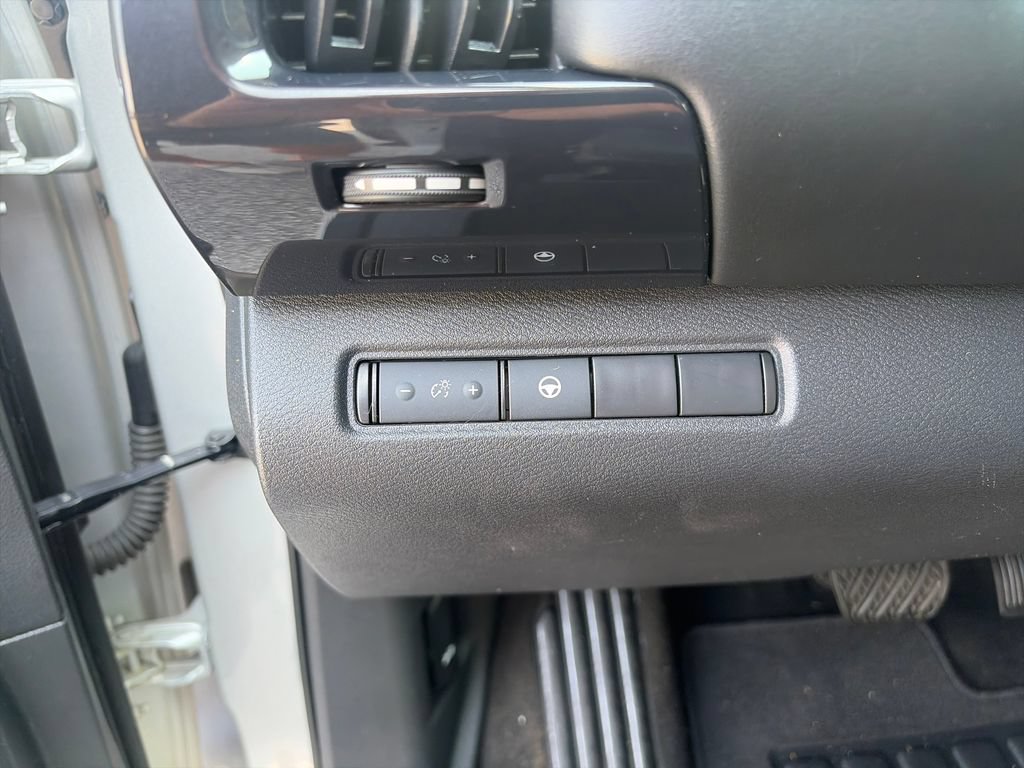 Used 2023 Nissan Pathfinder SV AWD/4WD image 61