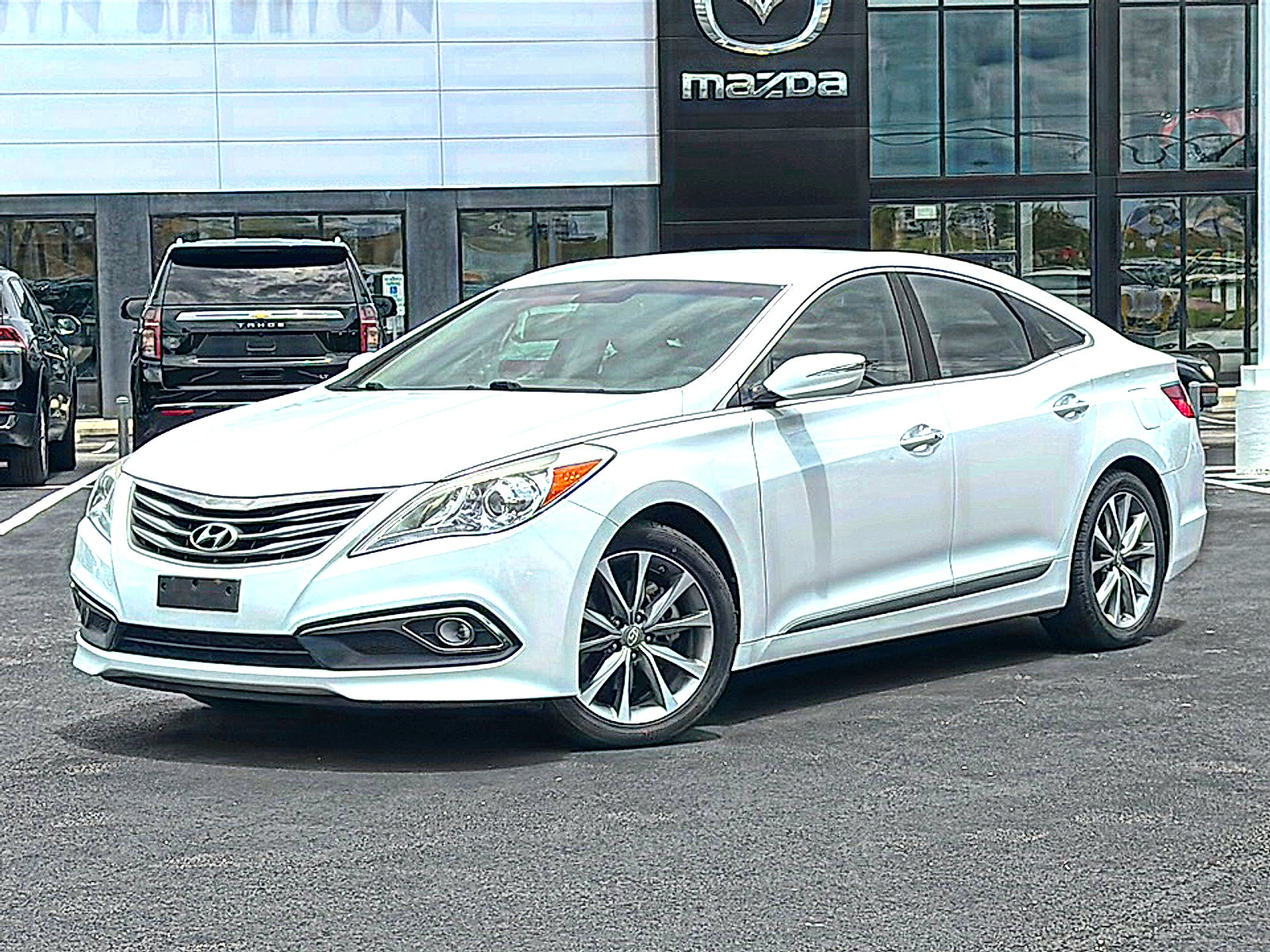 Used 2017 Hyundai Azera FWD image 2