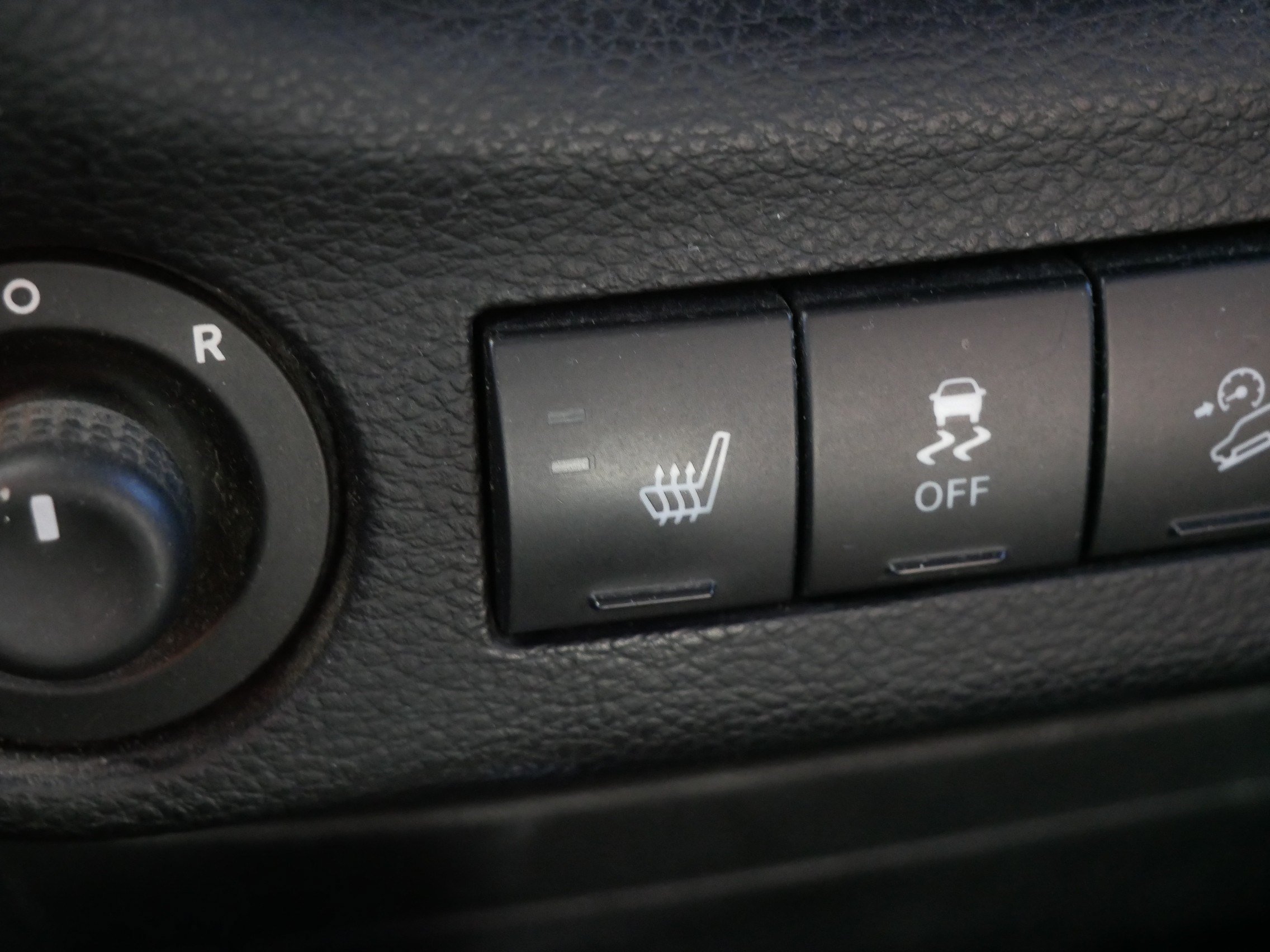 Used 2012 Jeep Wrangler Unlimited Sahara AWD/4WD image 25