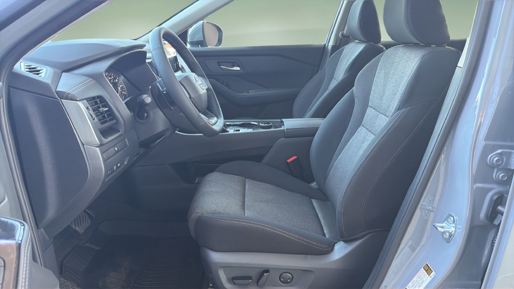 New 2026 Nissan Rogue SV AWD/4WD image 18
