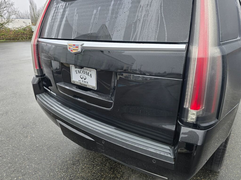 Used 2019 Cadillac Escalade Luxury image 15