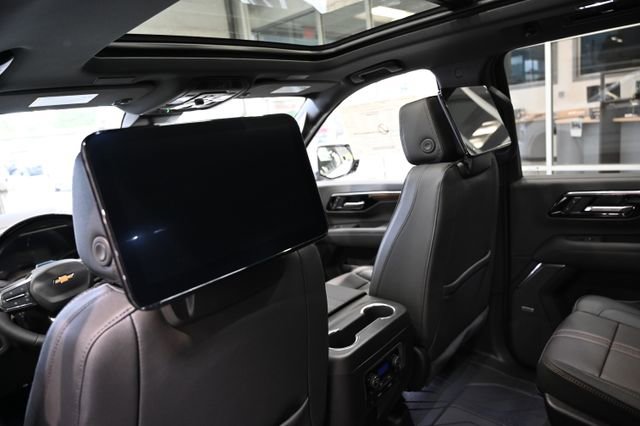 New 2026 Chevrolet Suburban High Country AWD/4WD image 23