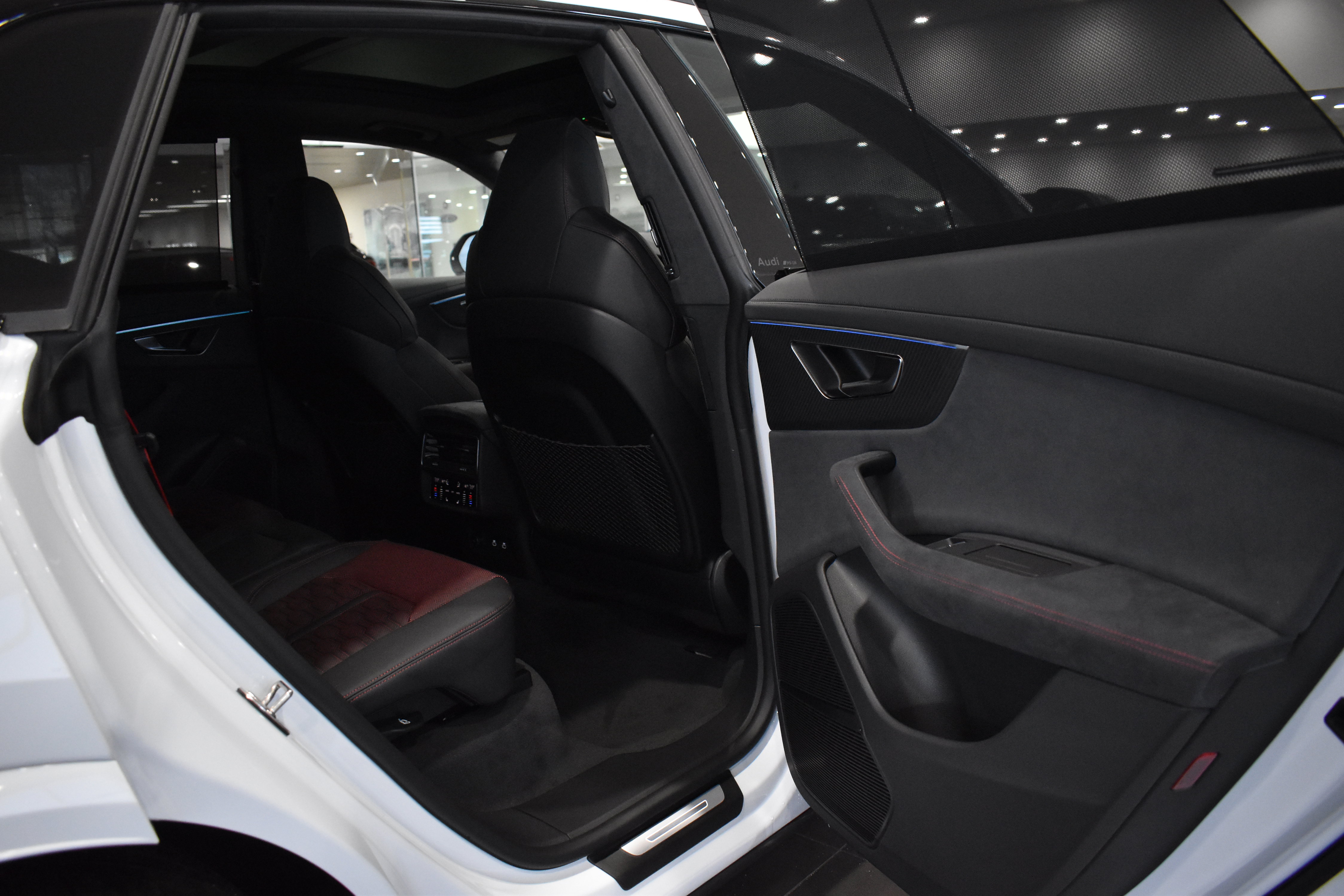 New 2026 Audi RS Q8 performance image 34