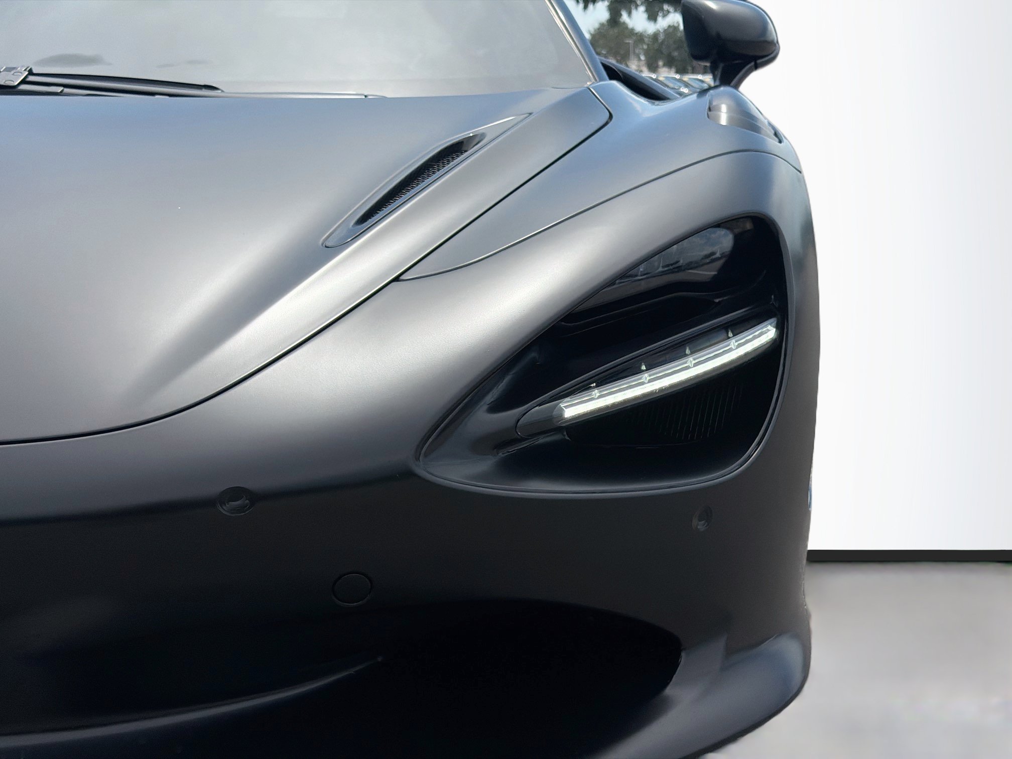 Used 2024 McLaren 750S Spider RWD image 9