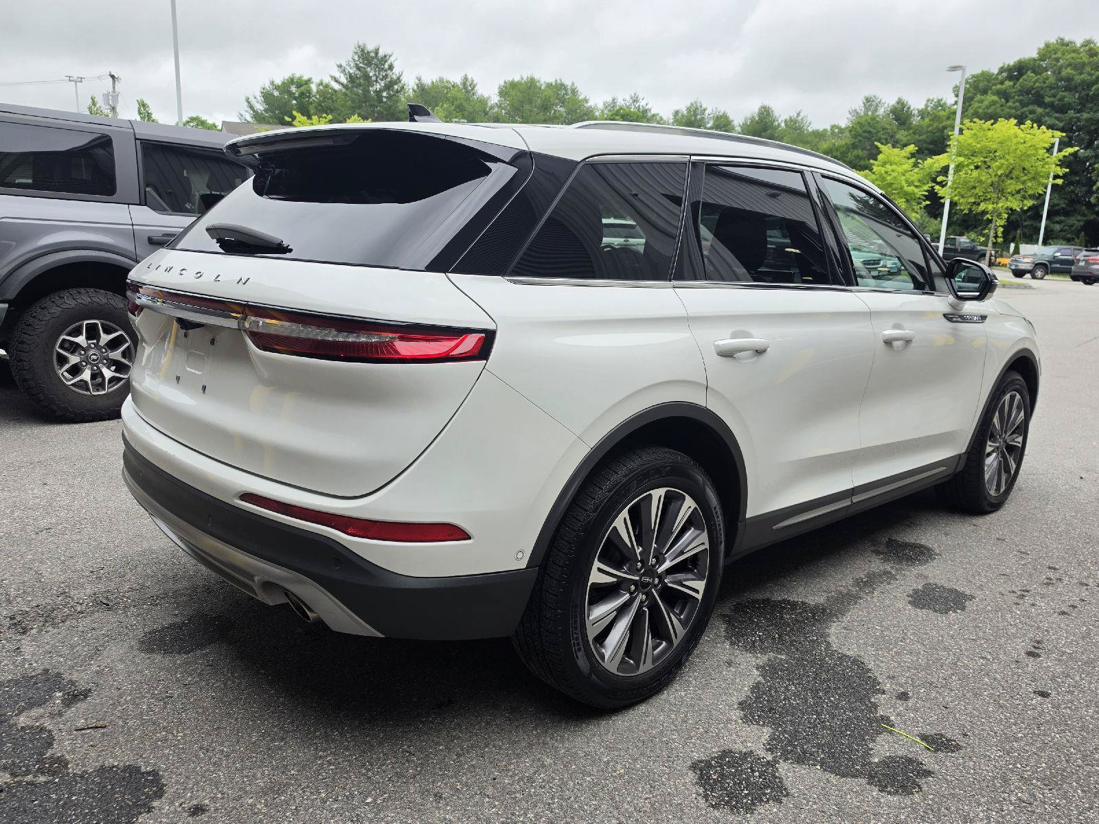 Used 2021 Lincoln Corsair Reserve w/ Equipment Group 201A AWD/4WD image 4