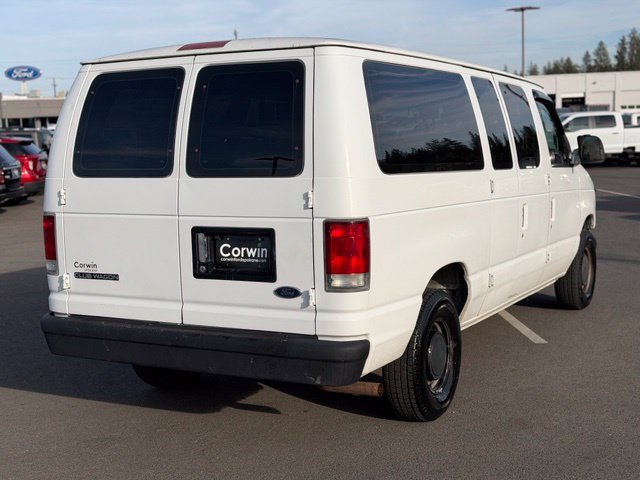 Used 1998 Ford E-150 and Econoline 150 Club Wagon RWD image 12