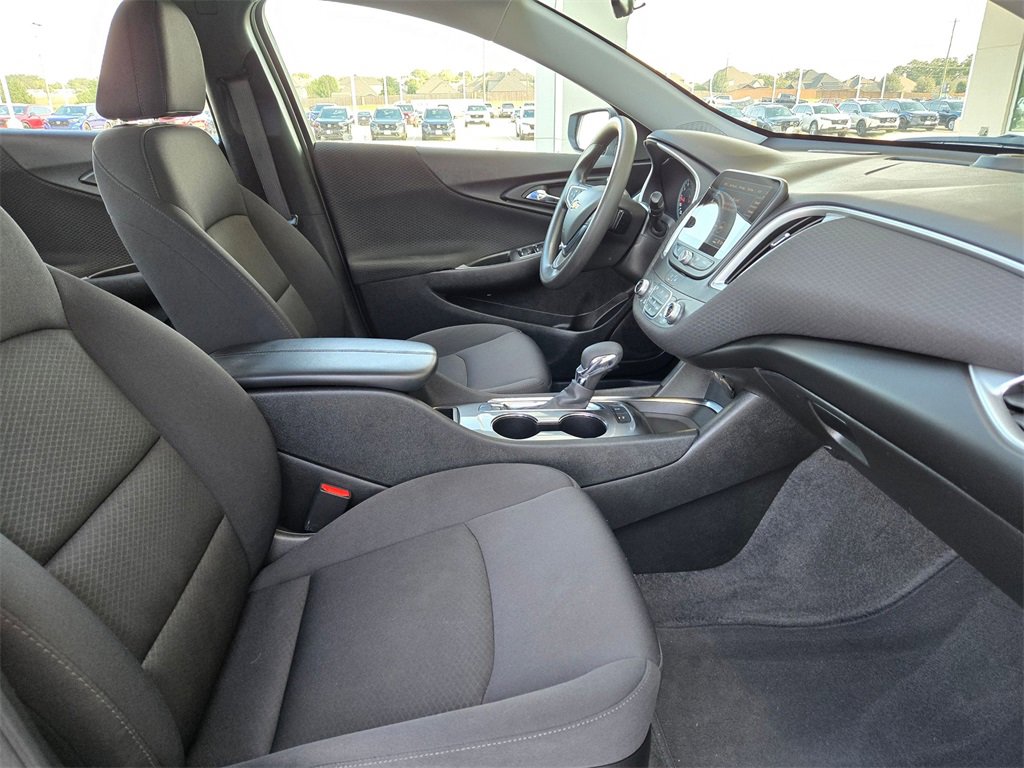 Used 2024 Chevrolet Malibu LT image 23