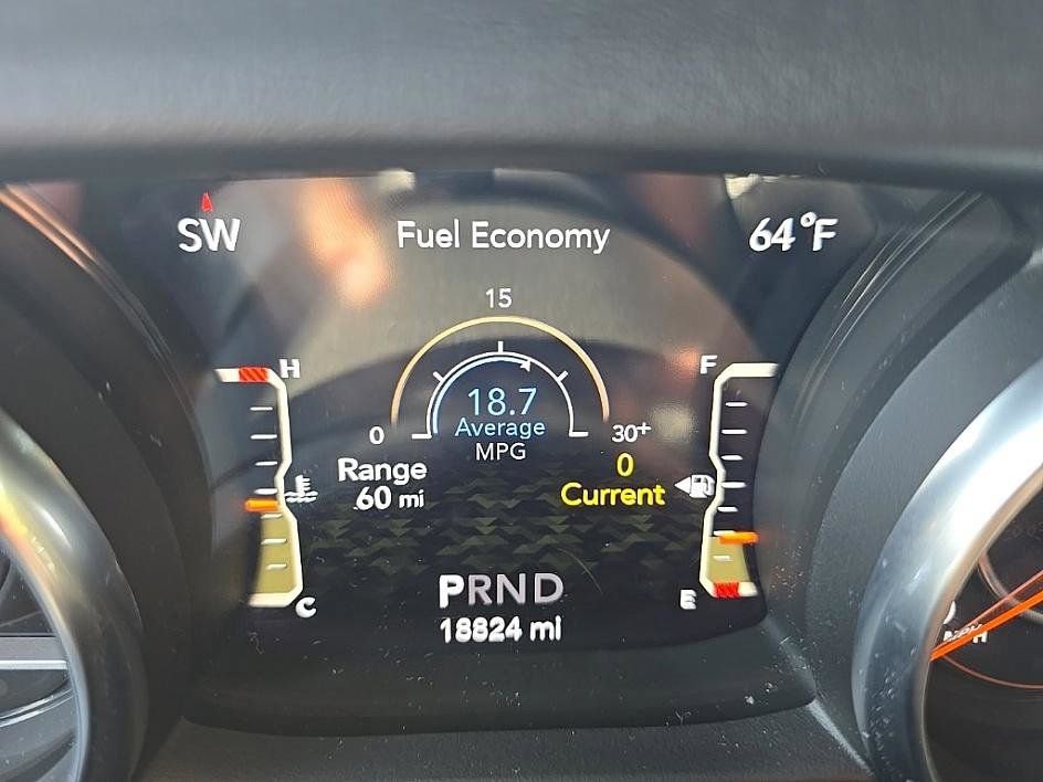 Used 2022 Jeep Wrangler Unlimited Sahara w/ Dual Top Group image 13