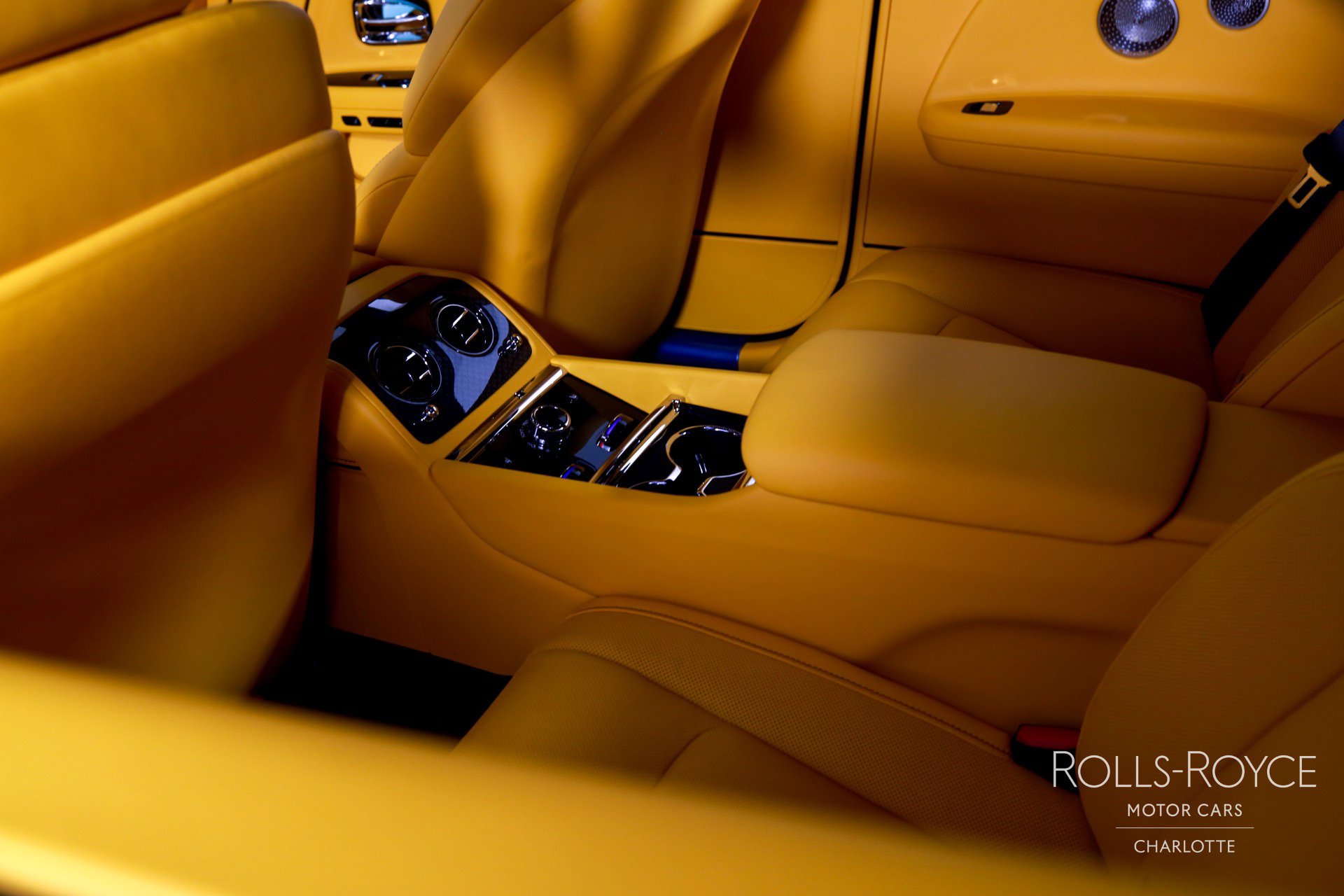 New 2025 Rolls-Royce Spectre Black Badge w/ Spectre Enhancement Package image 19