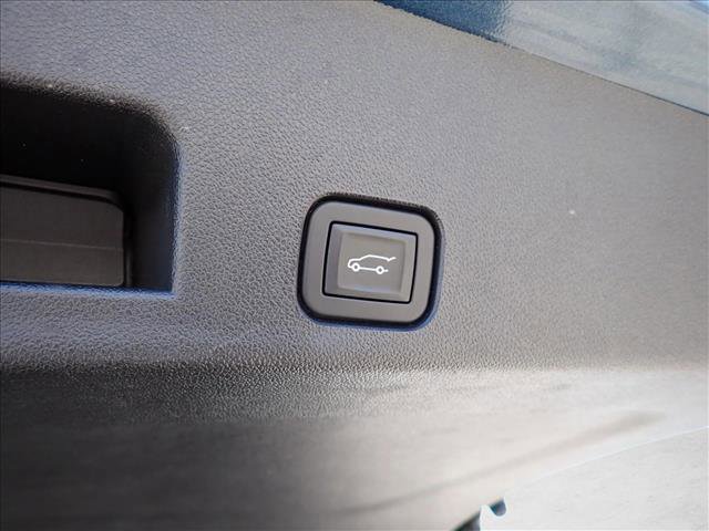 Used 2024 Chevrolet Traverse LT w/ Midnight/Sport Edition image 9