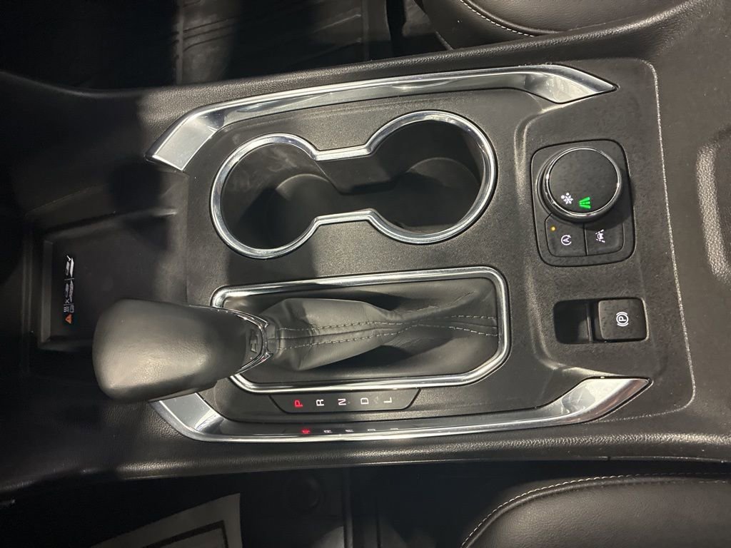 Used 2023 Chevrolet Traverse LT image 24